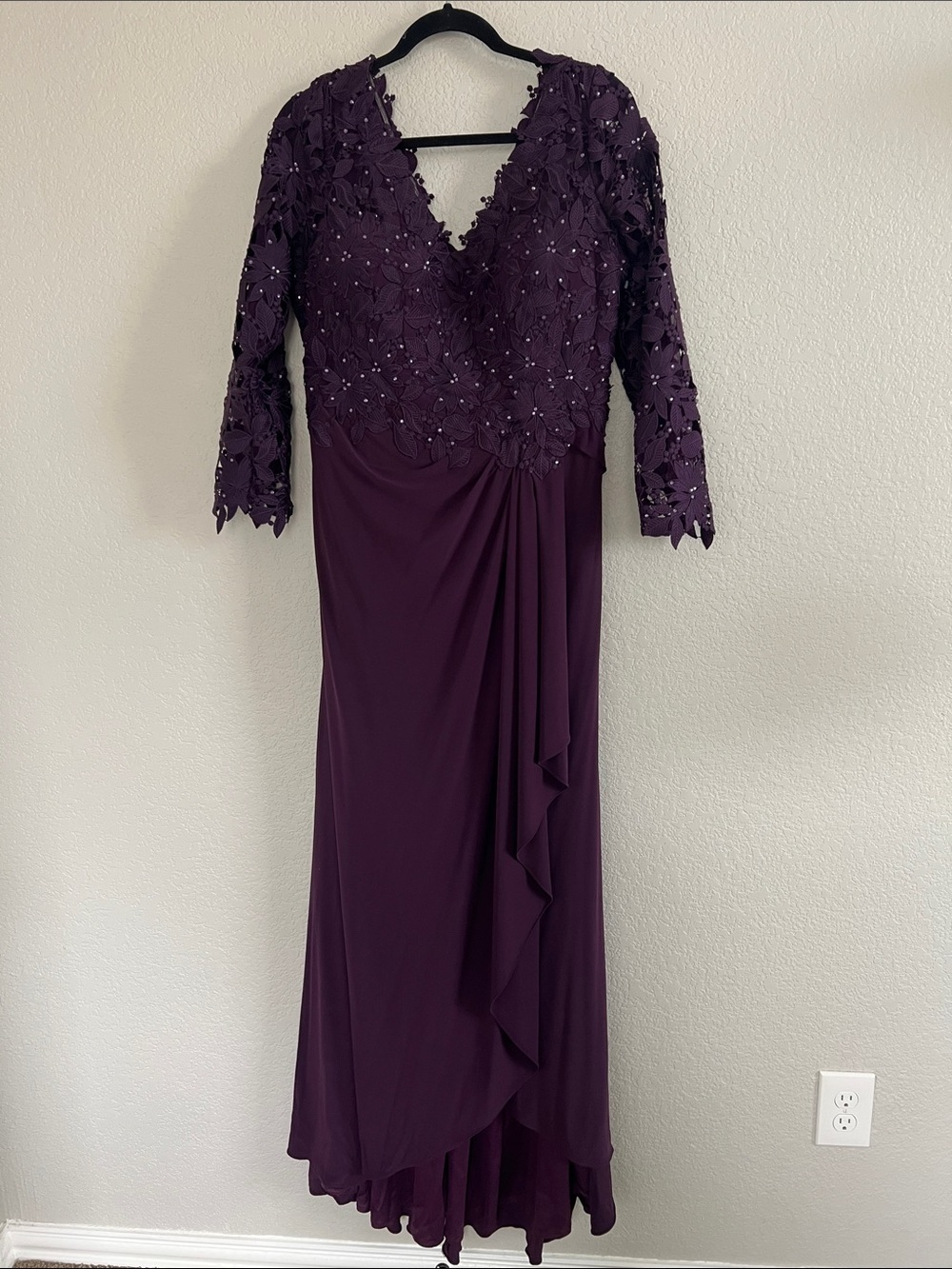 MGNY Madeline Gardner New York 72418 Long Formal Dress In Eggplant . Size 14 - Picture 4 of 12